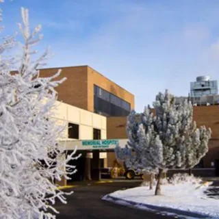Entrance to Memorial Hospital of Converse County on a snowy day.