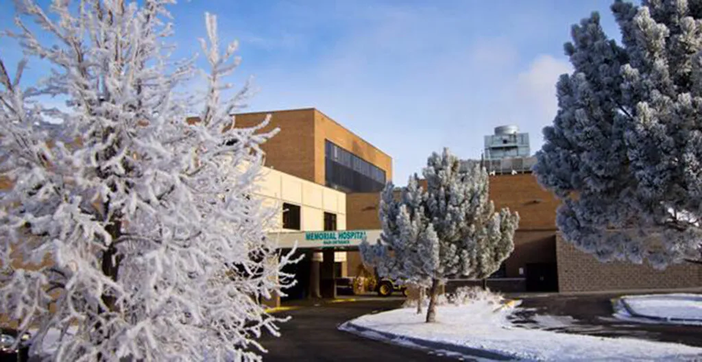 Entrance to Memorial Hospital of Converse County on a snowy day.